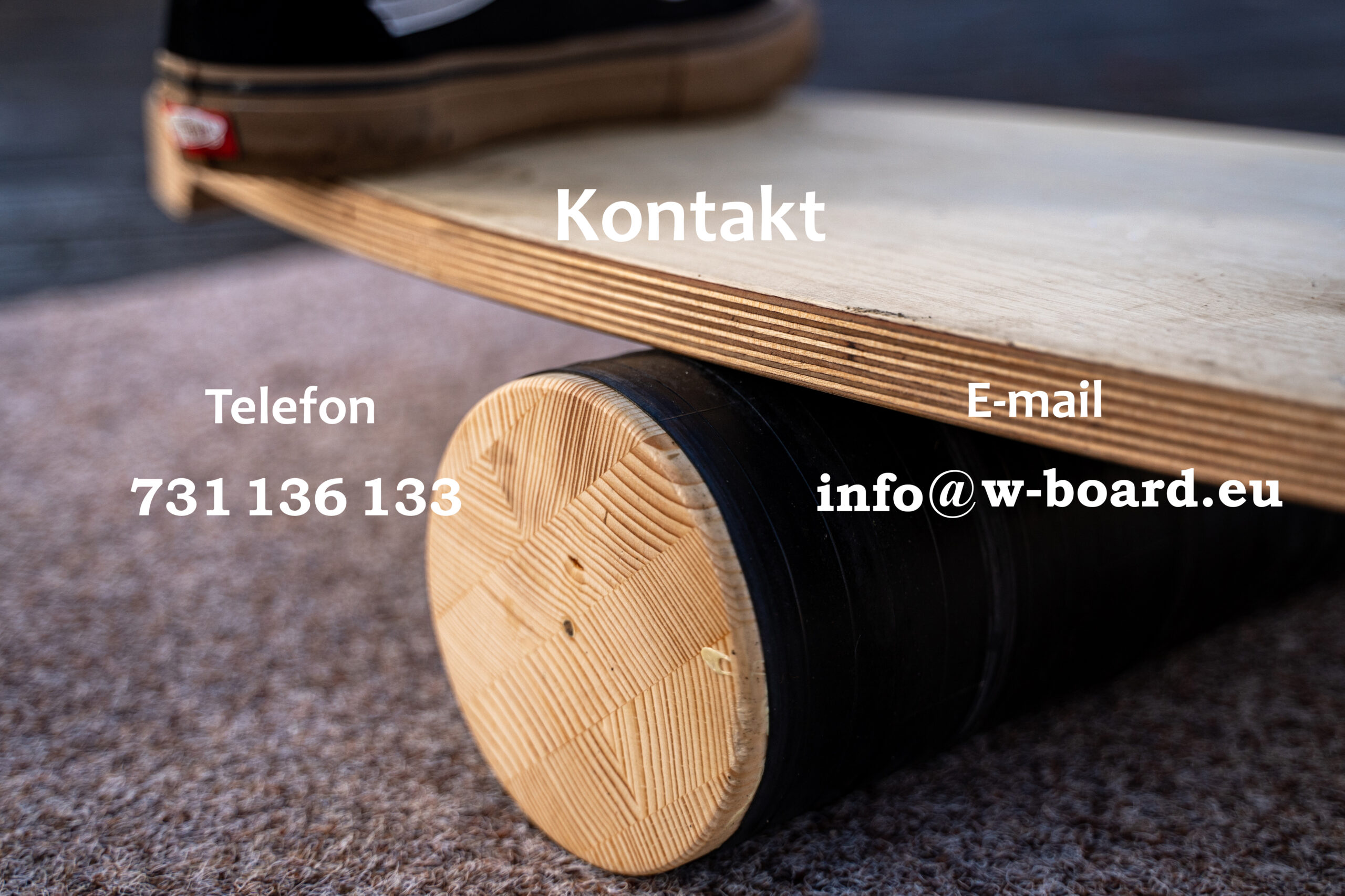 Jednonohý stoj na balanční desce